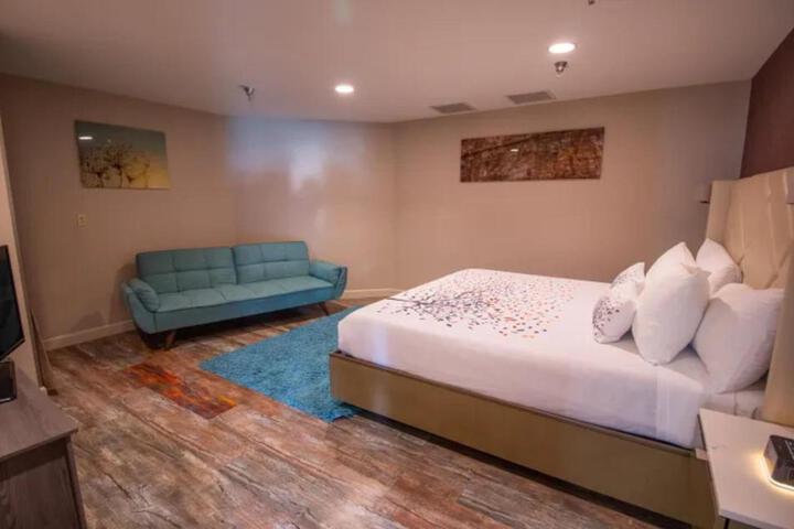 Empeiria High Sierra Hotel