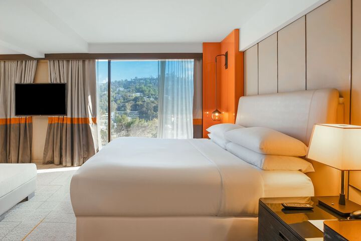Room 80 of 145