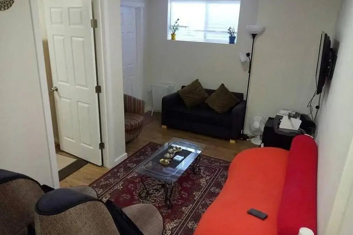Beautiful Furnished Basement Suite in Airdrie