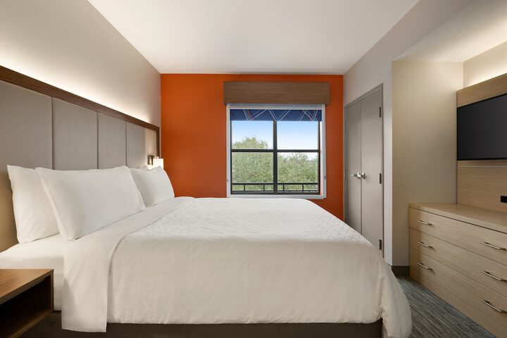 Room 13 of 39