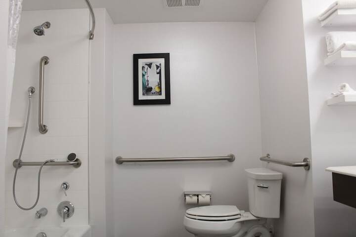 Room 17 of 31