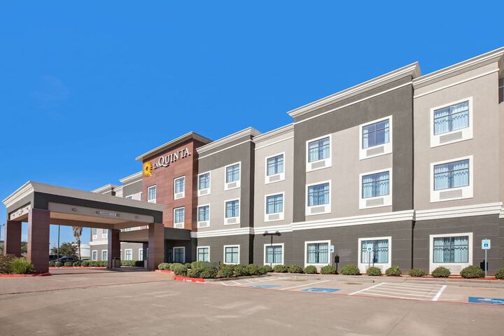 La Quinta Inn & Suites by Wyndham Houston Pasadena North