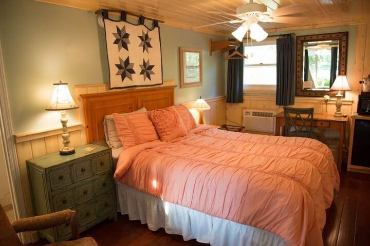Room 152 of 191