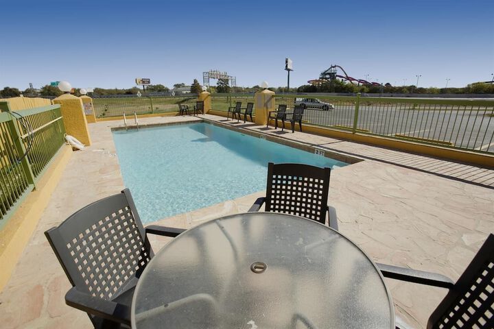 Pool 4 of 34
