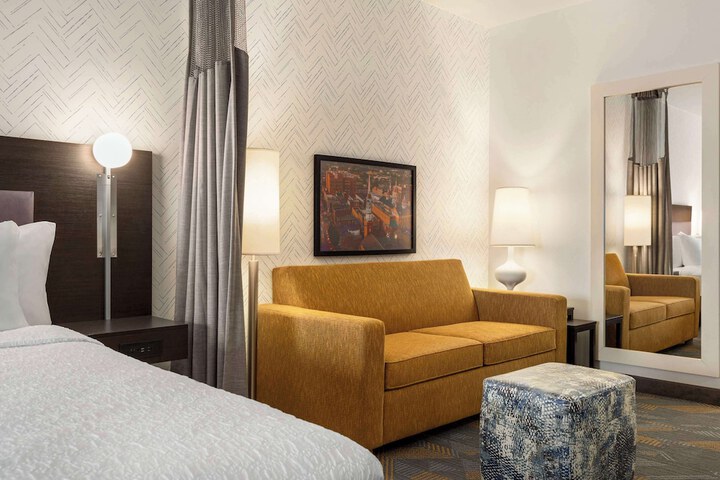Room 30 of 39