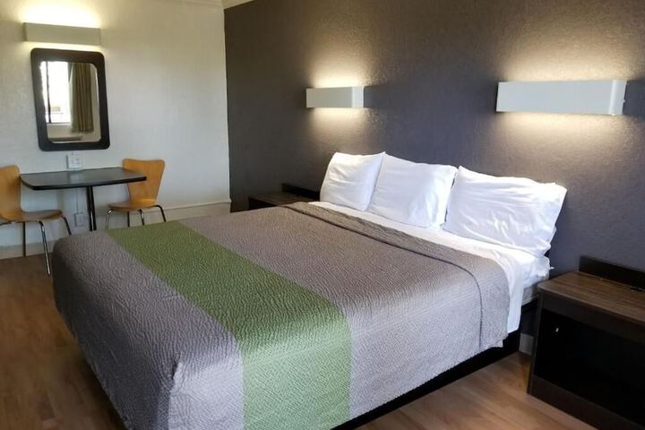 Room 20 of 26