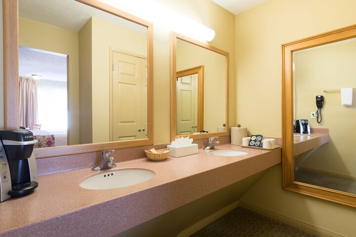 Room 10 of 35