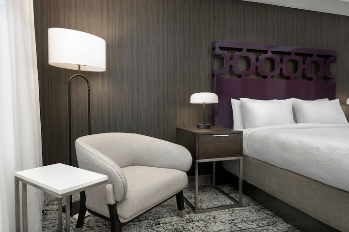 Room 32 of 93