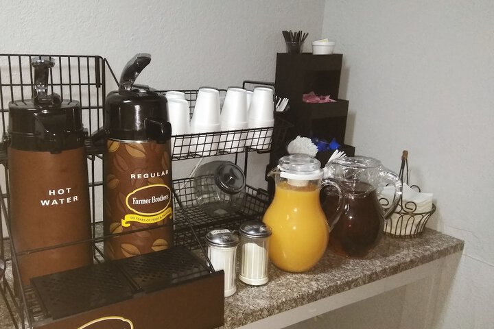 Breakfast/Coffee Service 33 of 39