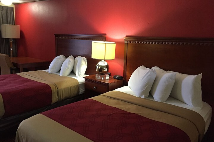Econo Lodge Norwalk
