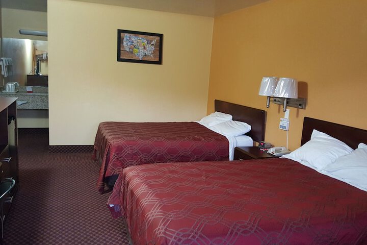 Room 11 of 27