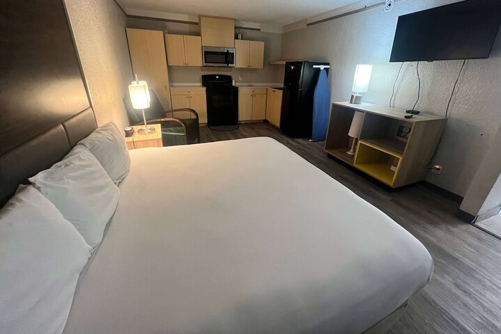 Room 15 of 62