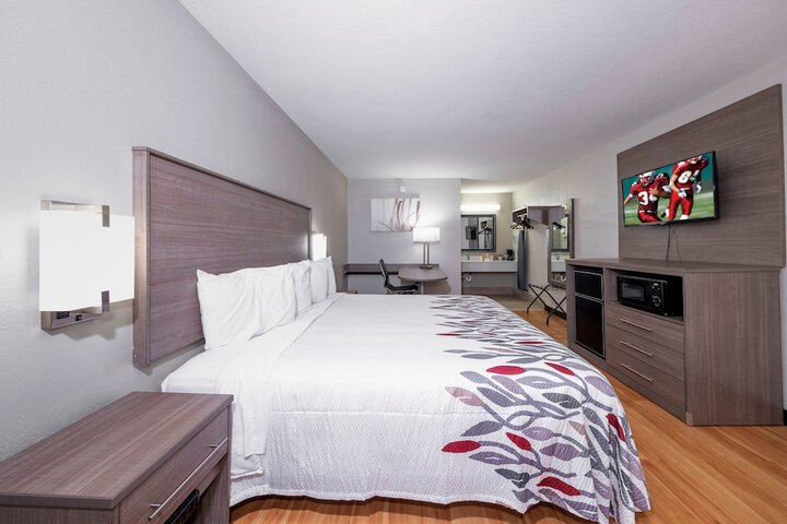 Room 11 of 27