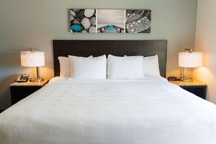 Room 12 of 27
