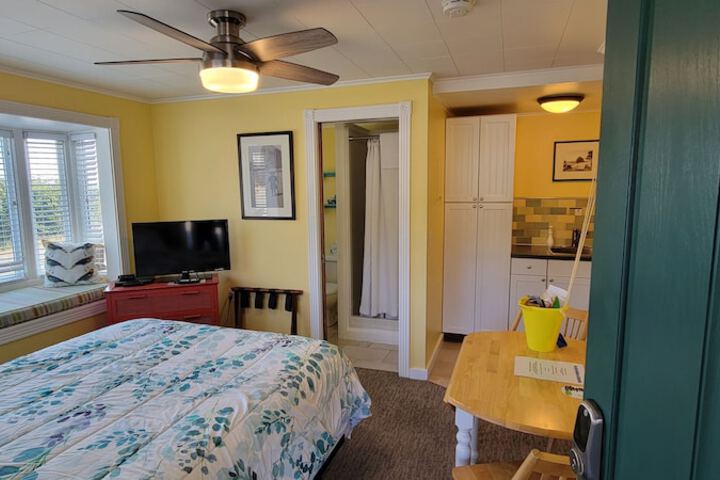 Room 16 of 60