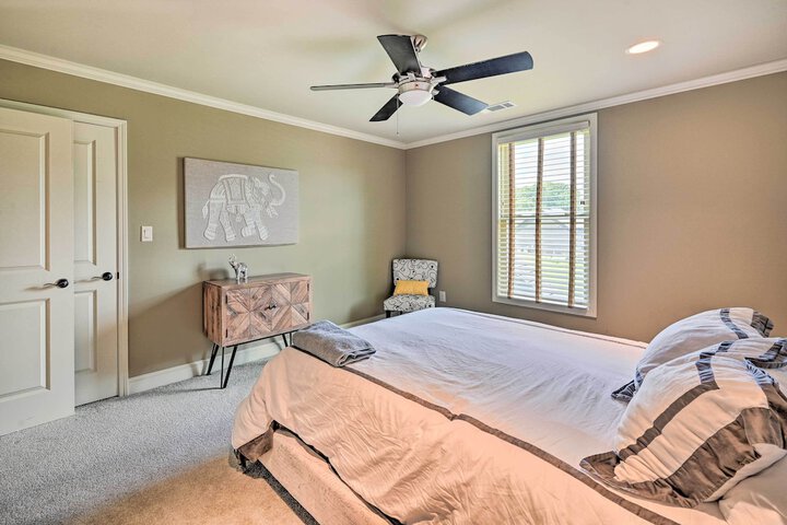 Upscale Family Home w / Dock on Lake Hartwell!