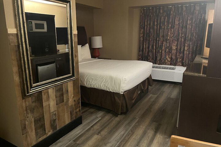 Room 18 of 26