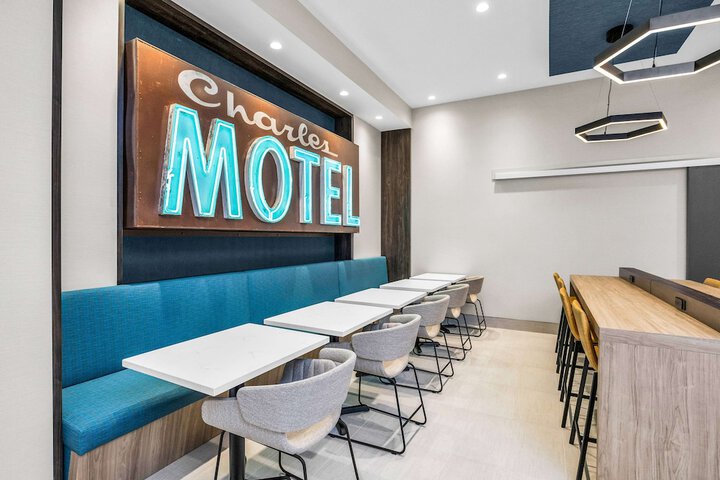 Breakfast/Coffee Service 65 of 78