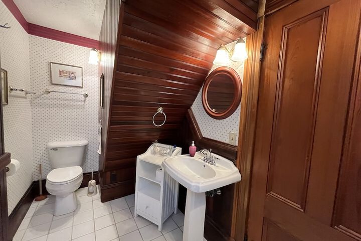 Room 9 of 22