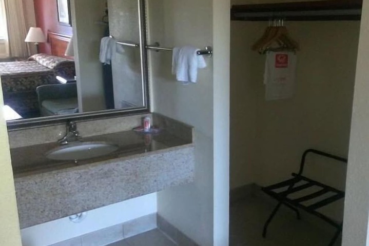 Room 30 of 49
