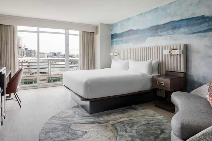 Room 28 of 61