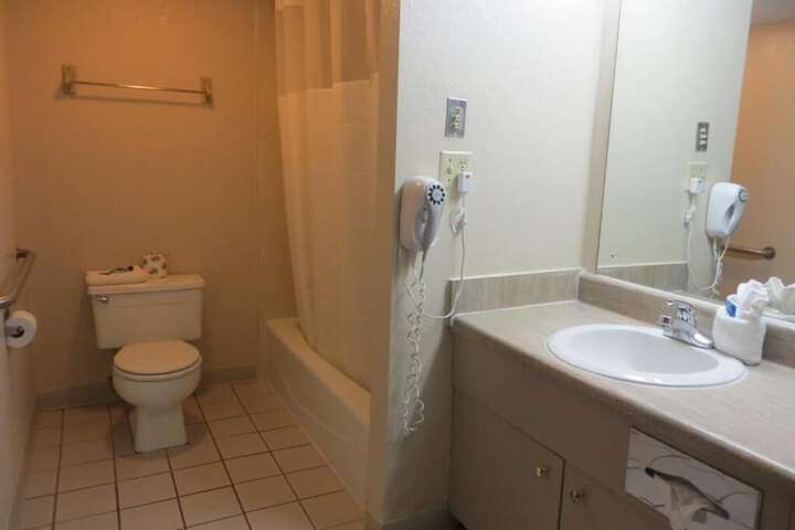 Room 16 of 50