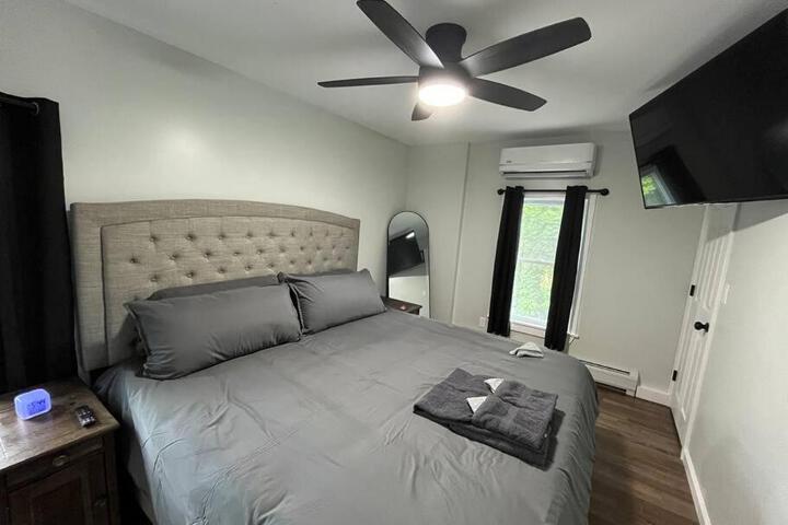 5 Bed 3 bath Apt Near Jiminy Peak Berkshires