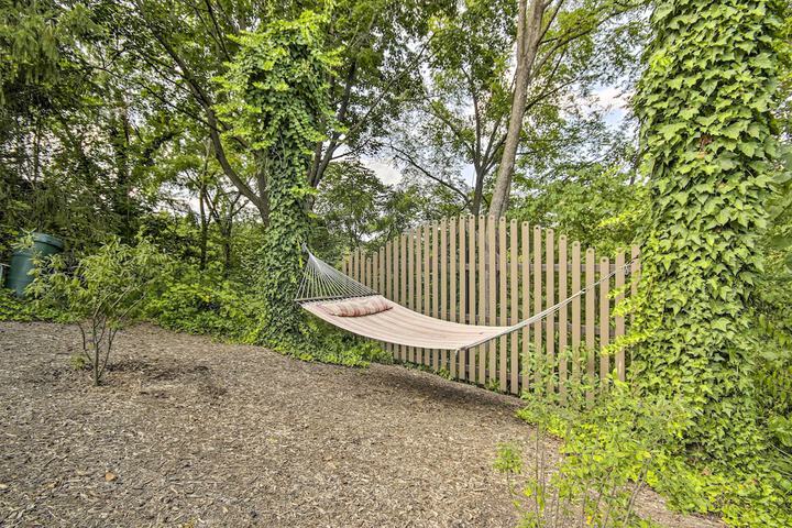 Harpers Ferry Apartment w / Private Pool & Hot Tub!