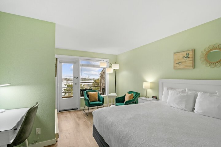 Embarcadero Resort Hotel & Marina