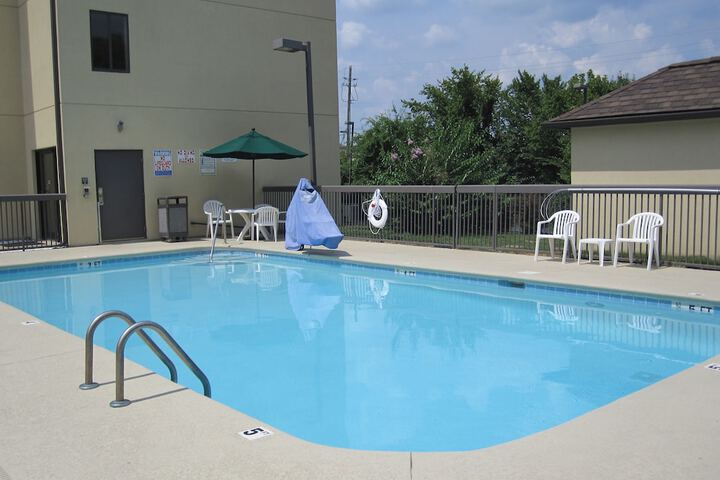 Pool 4 of 28
