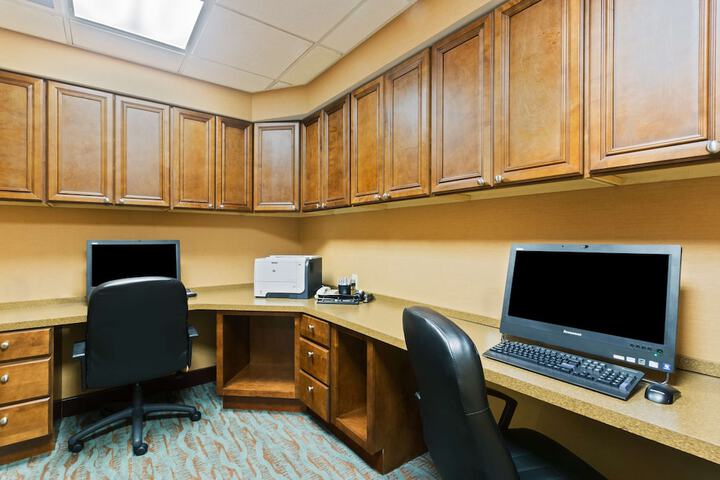 Business Center 34 of 34