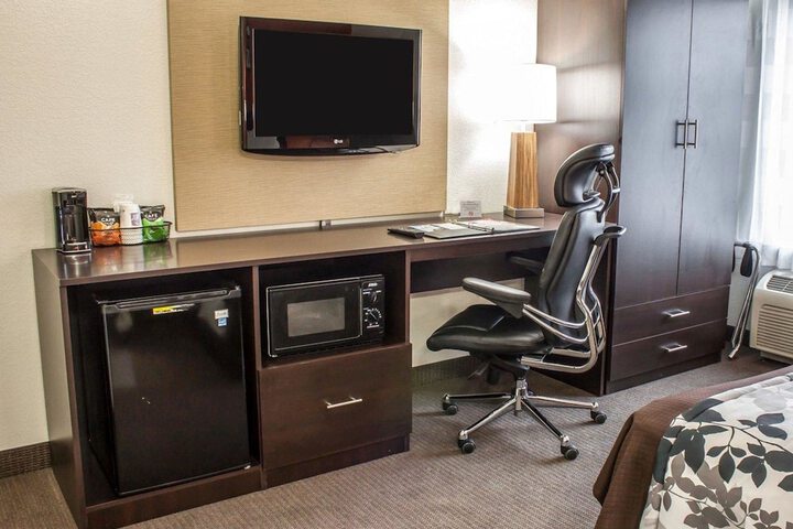 Room 9 of 28