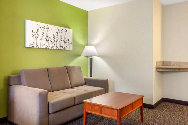 Sleep Inn & Suites Milwaukee Airport