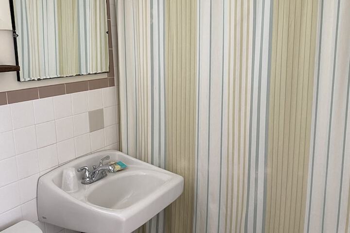 Room 35 of 90