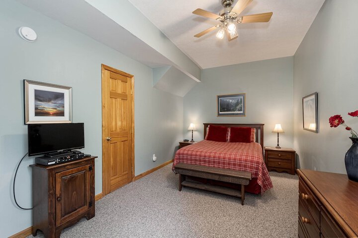 Room 13 of 44