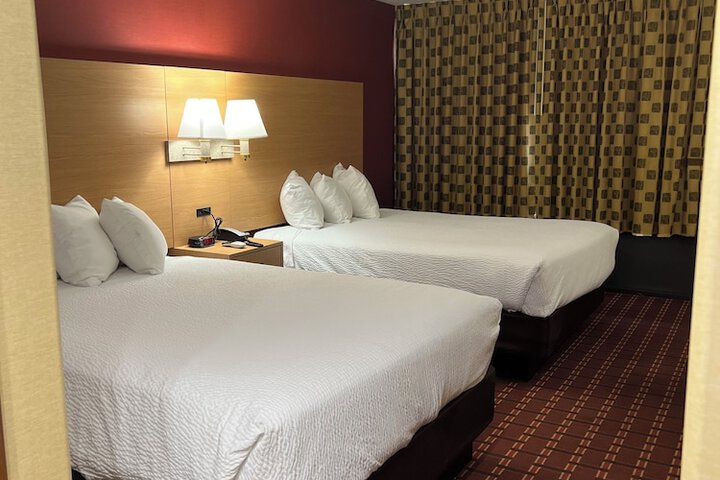 Room 4 of 15