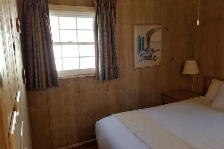 Room 37 of 229