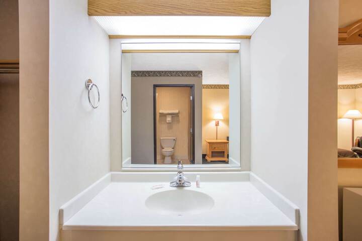 Room 8 of 20
