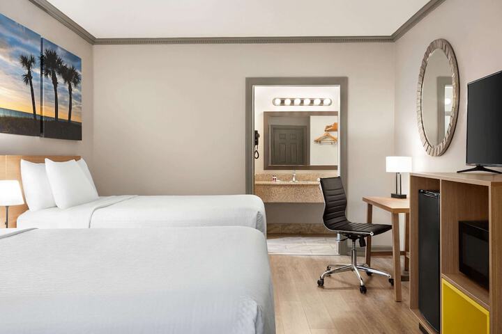 Room 21 of 36