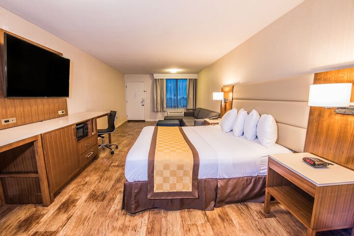 Travelodge by Wyndham Culver City