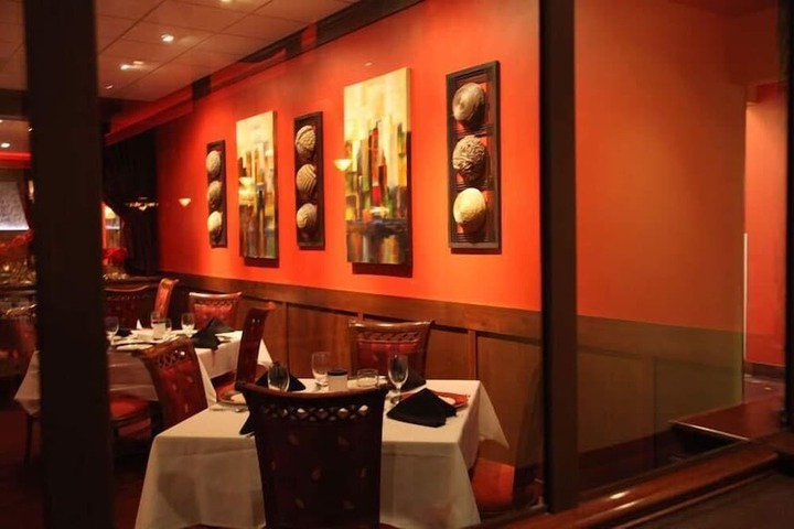 Dining 31 of 42