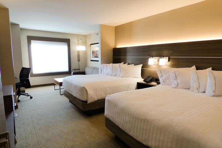 Holiday Inn Express & Suites Plymouth - Ann Arbor Area by IHG