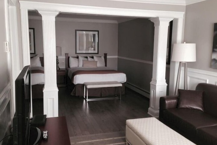 Room 8 of 36