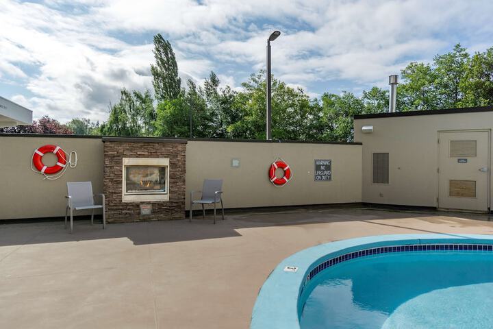Pool 4 of 37
