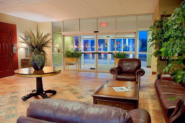 Best Western Plus Sandusky Hotel & Suites