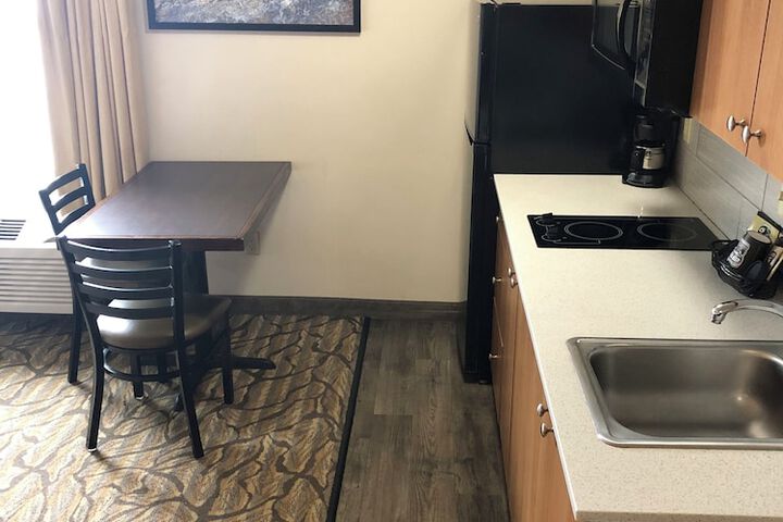 Room 9 of 24