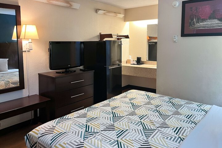 Room 6 of 7