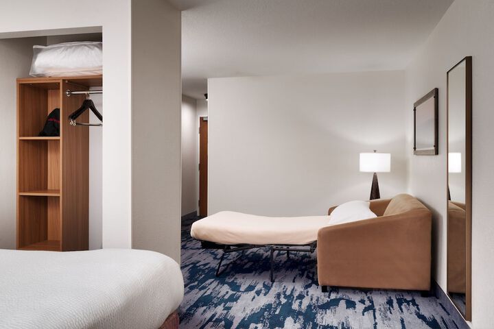 Room 28 of 38