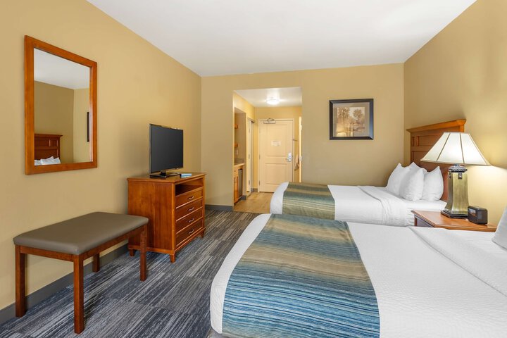 Best Western Plus University Park Inn & Suites