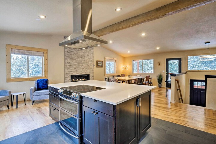 Secluded Alpine Home in Alma w / Mountain Views!
